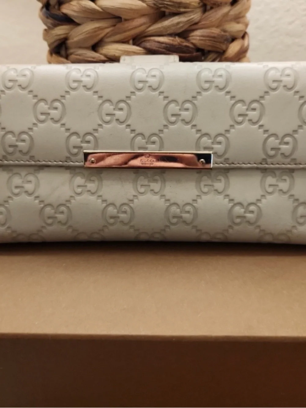 Gucci White Embossed GG Leather Wallet with Rose Gold Accent Bar